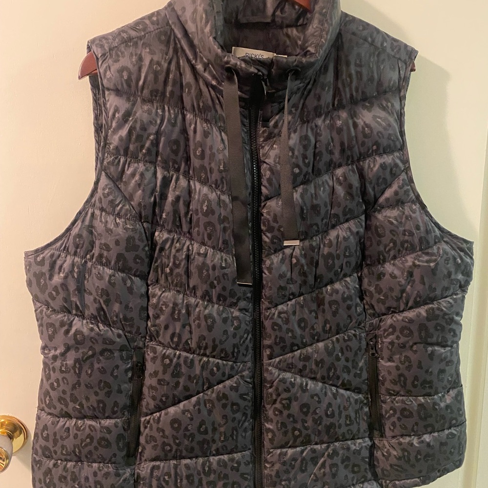 Ricki's Gray Leopard Print Puffer Vest